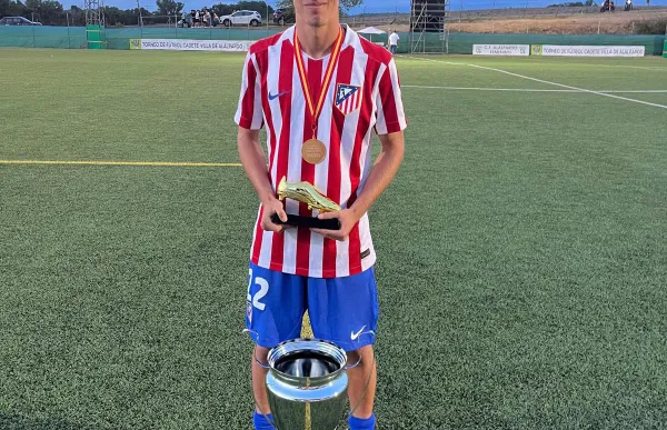 p. 29 julen sanchez trofeu vicente del bosque foto cedida per juli sanchez