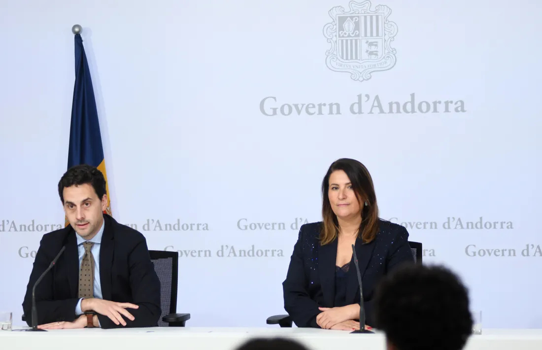 El ministre de Ramaderia, Guillem Casal, i la directora de Banca País d'Andbank, Maria Suárez.