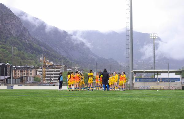 p. 29 seleccio sub-16 femenina a andorra