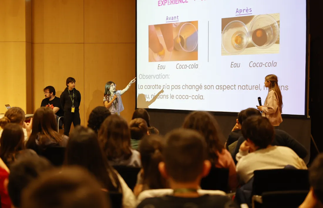 Un moment durant la novena edició del Congrés de ciència de la Universitat dels infant.
