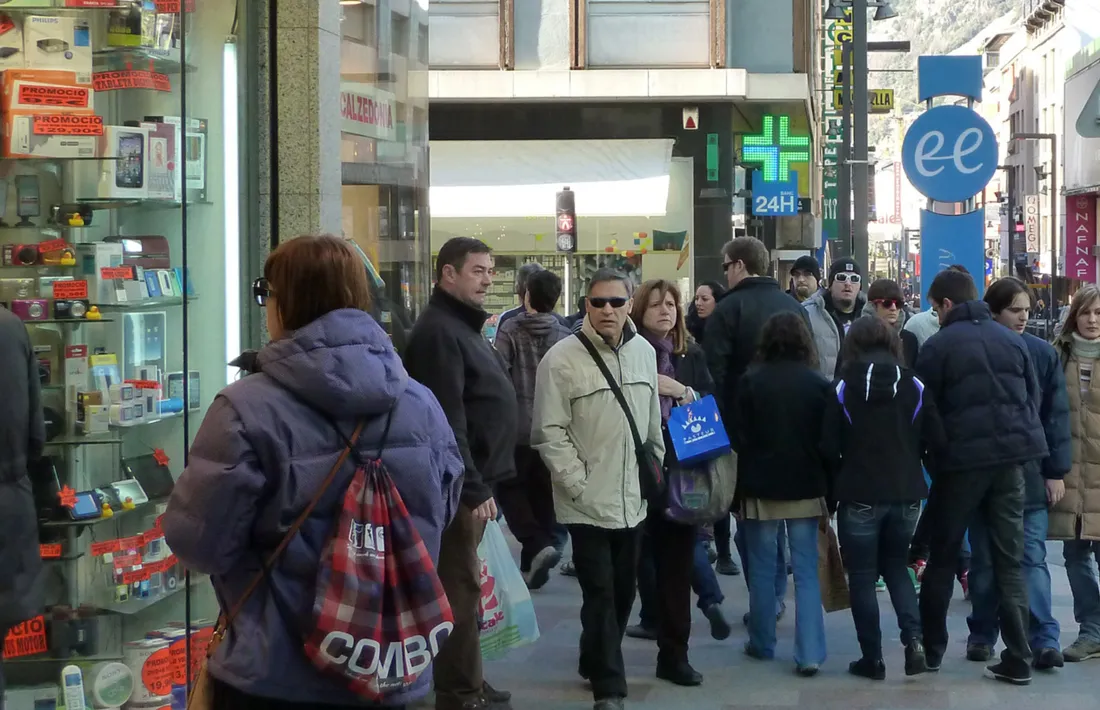Andorra lidera l'ús del català al comerç de proximitat Andorra lidera l'ús del català al comerç de proximitat
