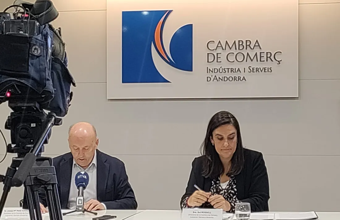 Josep Mas i Sol Rossell durant la roda de premsa d'aquest migdia.