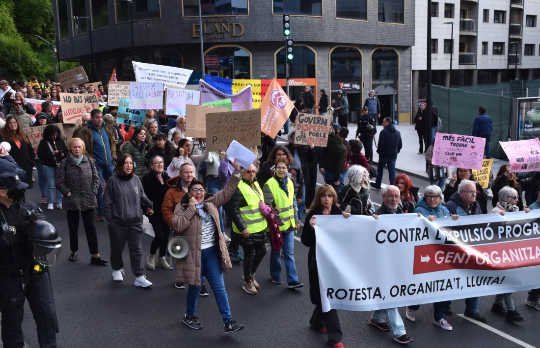 Prop de 1.500 persones van sortir al carrer dissabte en defensa de l'habitatge digne.