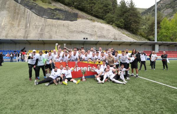 p. 28 casa de portugal campió de segona ascens a primera foto faf