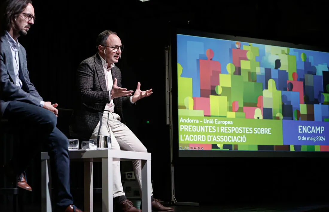 Una de les reunions celebrades a Encamp per explicar l'acord d'associació.