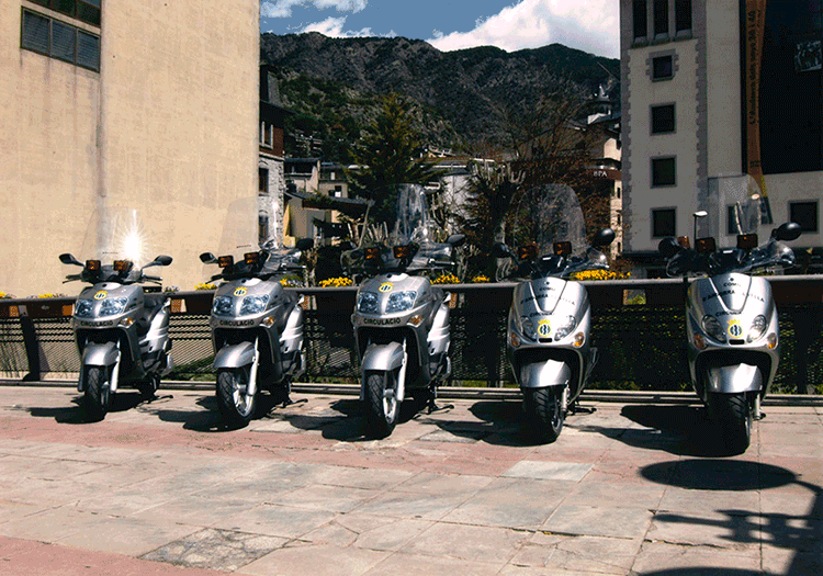 471-2005-04-25_Motos_servei_circualcio_ACALV