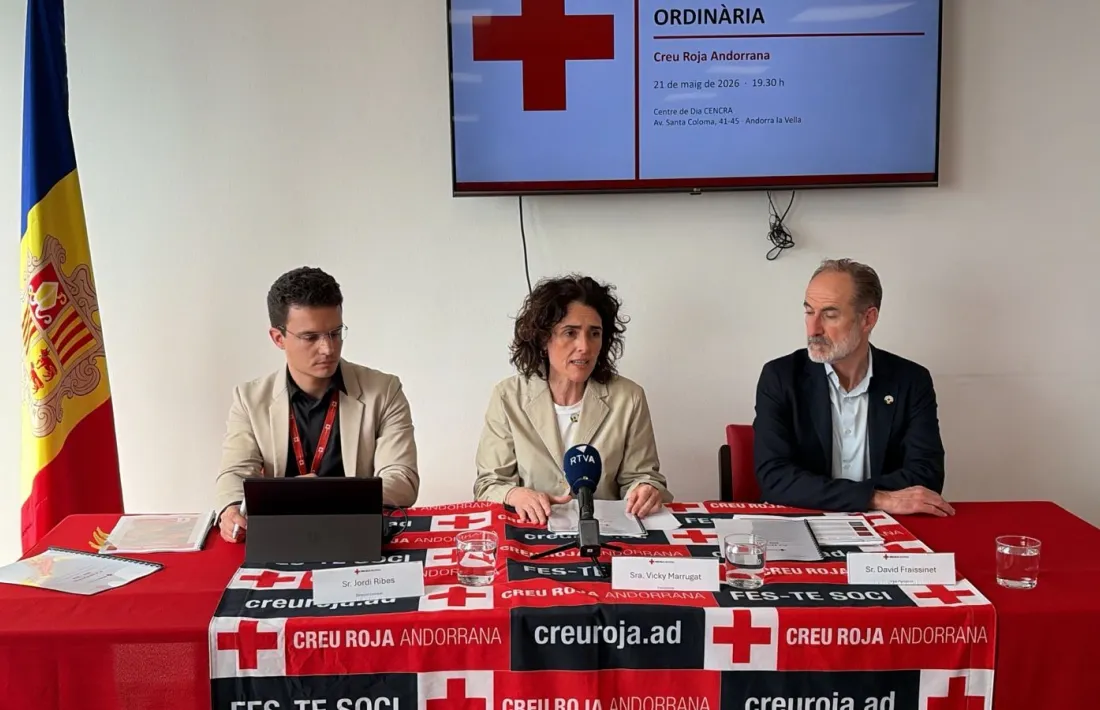Jordi Ribes, Vicky Marrugat i David Fraissinet durant la roda de premsa prèvia a l'assemblea general.