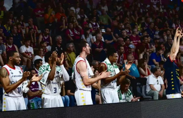 p. 28 lleida morabanc acb photo
